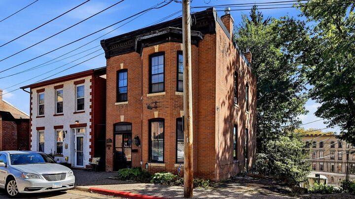 Property Photo: 122 S Bench Street IL 61036