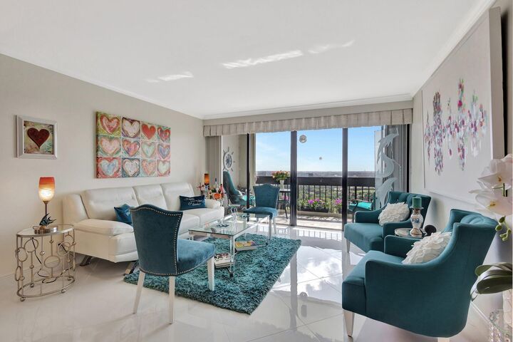 Property Photo: 2000 Presidential Way Ph5 FL 33401
