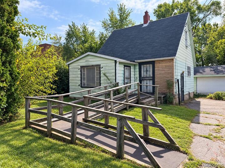 Property Photo:  1177 N Cornell Avenue  MI 48505 