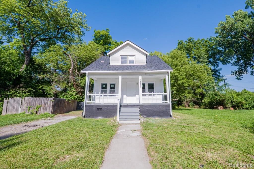 Property Photo: 18486 Trinity Street MI 48219