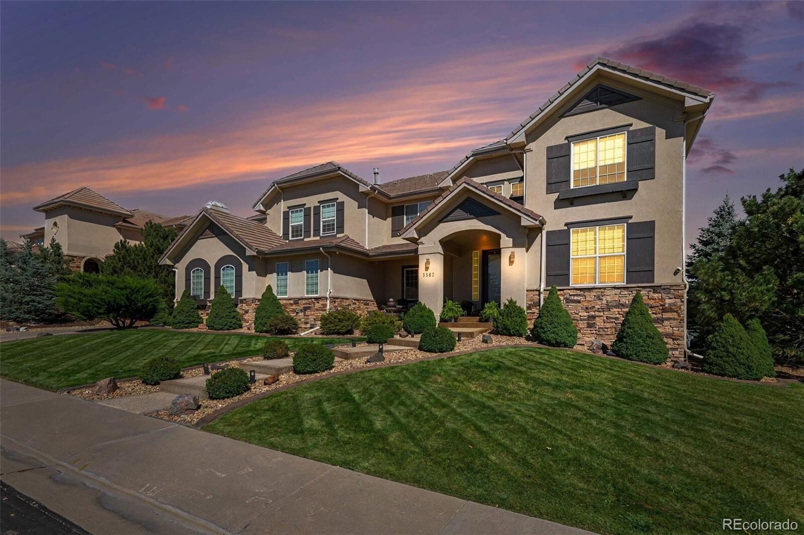 Property Photo: 5562 Rim View Place CO 80134