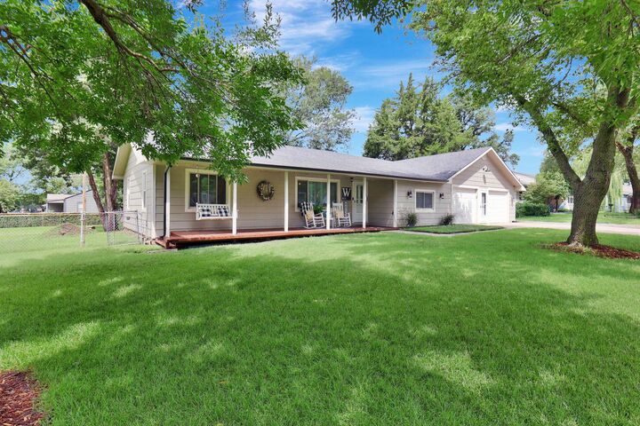 Property Photo: 1703 N Cron St KS 67010