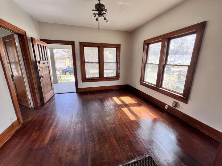 Property Photo: 1915 S Topeka Avenue KS 67211