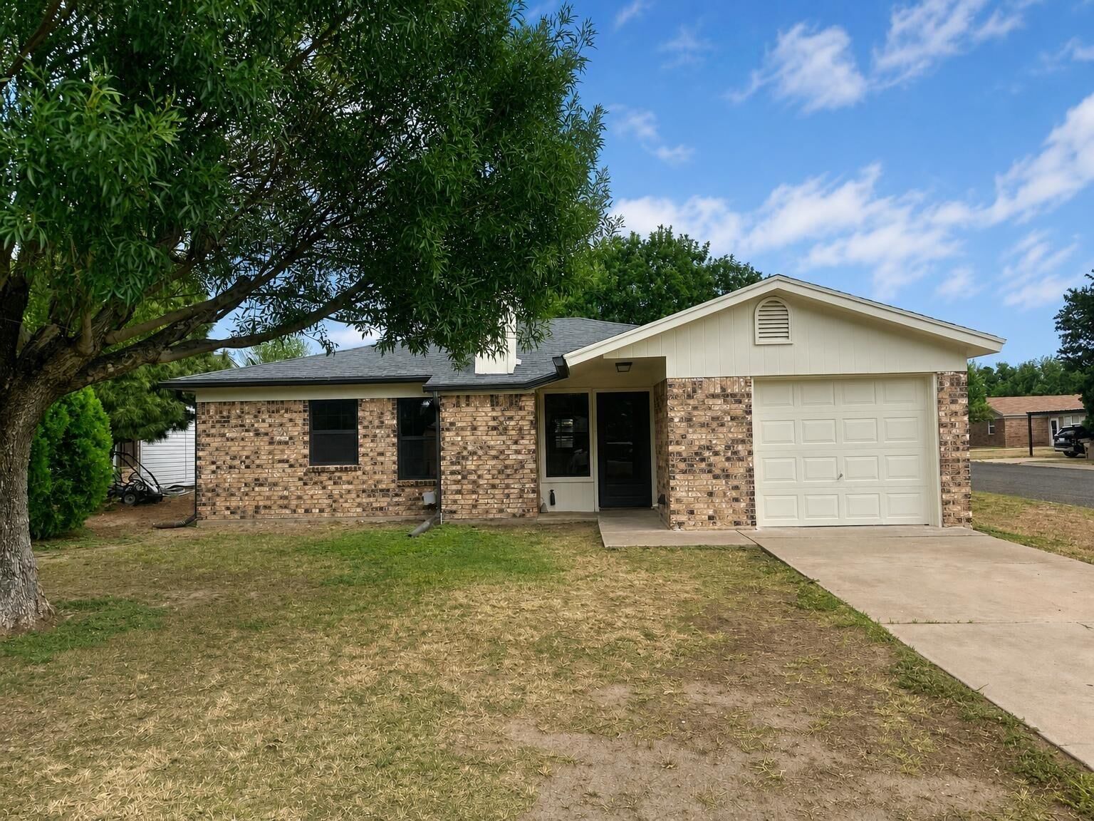Property Photo: 1002 Alpha Circle TX 76903