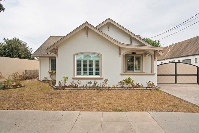 Property Photo: 111 Oak Street CA 93901