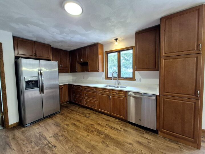 Property Photo: 1212 N Wuthering Hills Drive WI 53546