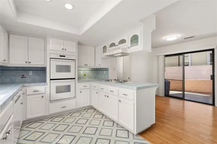 Property Photo:  1923 Pullman  CA 90278 
