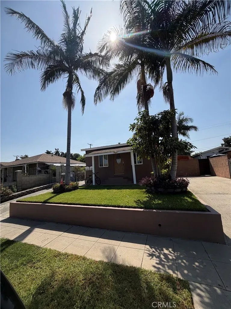 Property Photo:  6526 San Miguel  CA 90723 