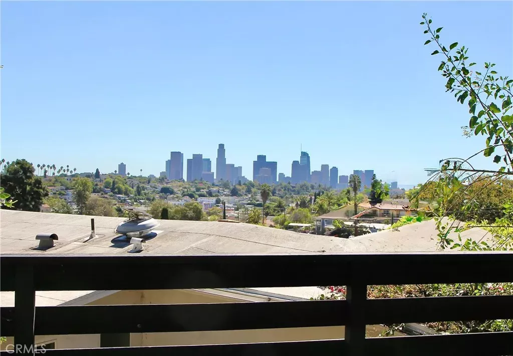 Property Photo:  1927 Delta  CA 90026 