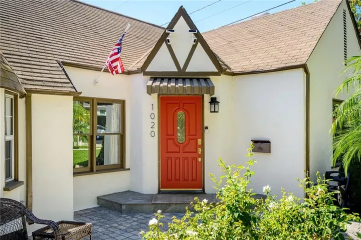 Property Photo:  1020 Olmsted  CA 91202 