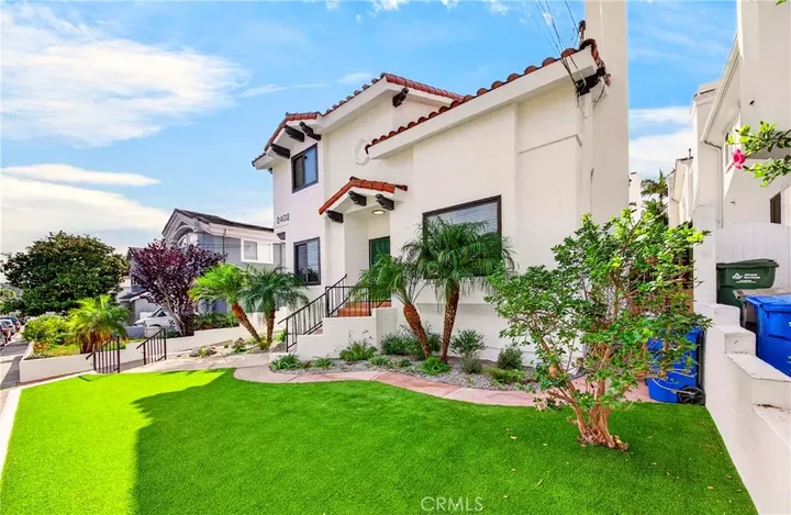 Property Photo: 2402 Clark Lane A CA 90278