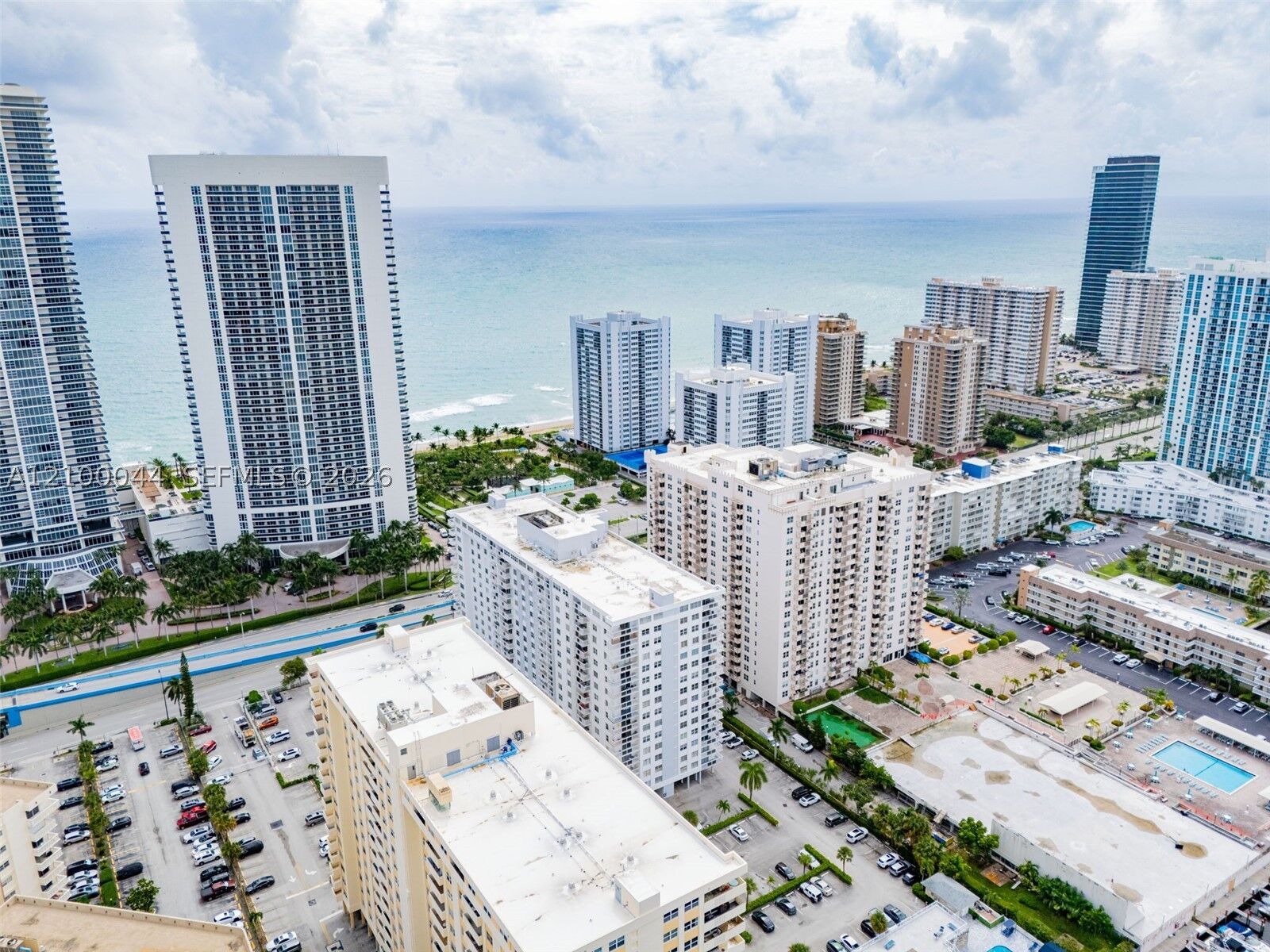 Property Photo: 1849 S Ocean Dr 1606 FL 33009