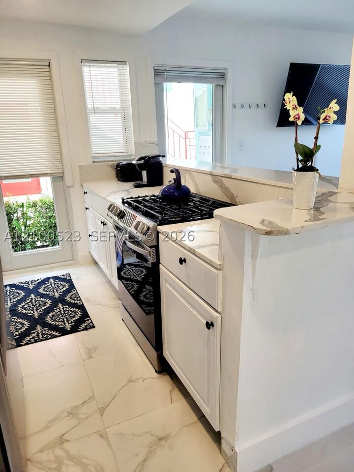 Property Photo:  1234 Euclid Ave 1  FL 33139 