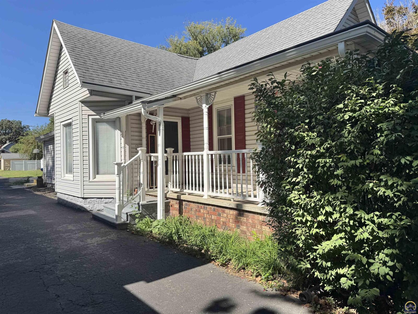 Property Photo:  307 NE Freeman Ave  KS 66616 