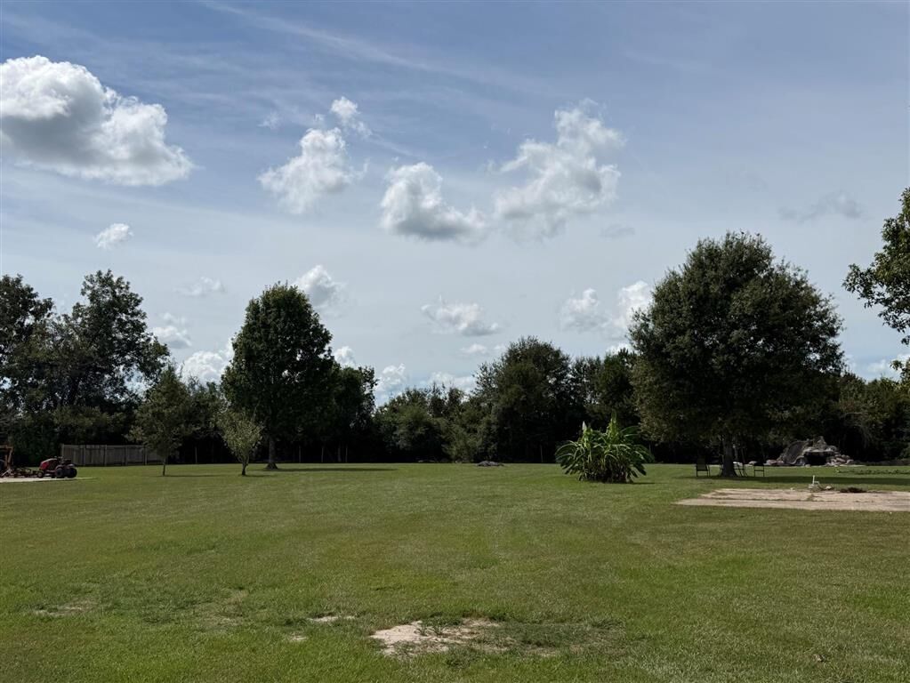 Property Photo: 3907 Yellowrose Drive LA 70665