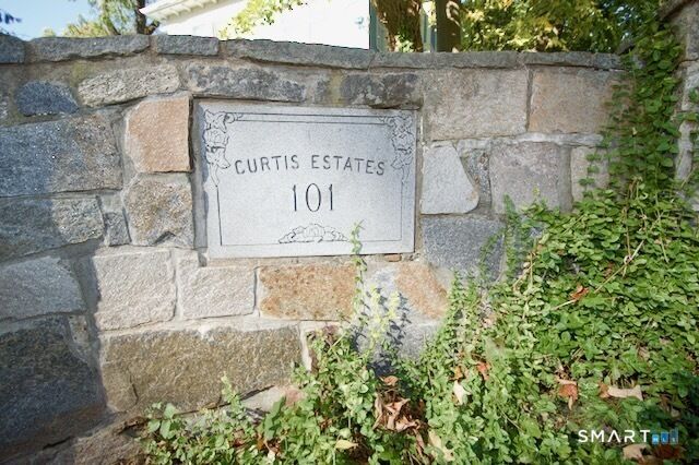 Property Photo:  101 Curtis Street 1  CT 06450 