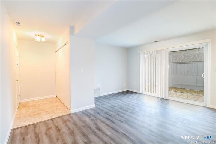 Property Photo:  81-95 Park Avenue 201  CT 06810 