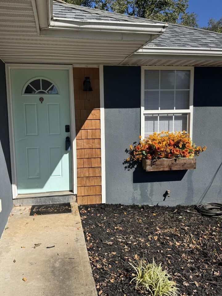 Property Photo: 2311 W Nichols Street MO 65802