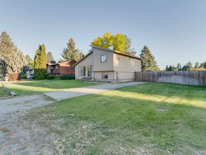 Property Photo: 11922 E 24th Ave WA 99206-0000