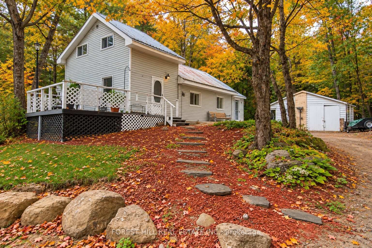 Property Photo:  240 Britannia Road  ON P1H 2J3 