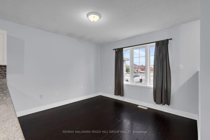 Property Photo:  152 Madelaine Drive Upper  ON L4N 0N1 