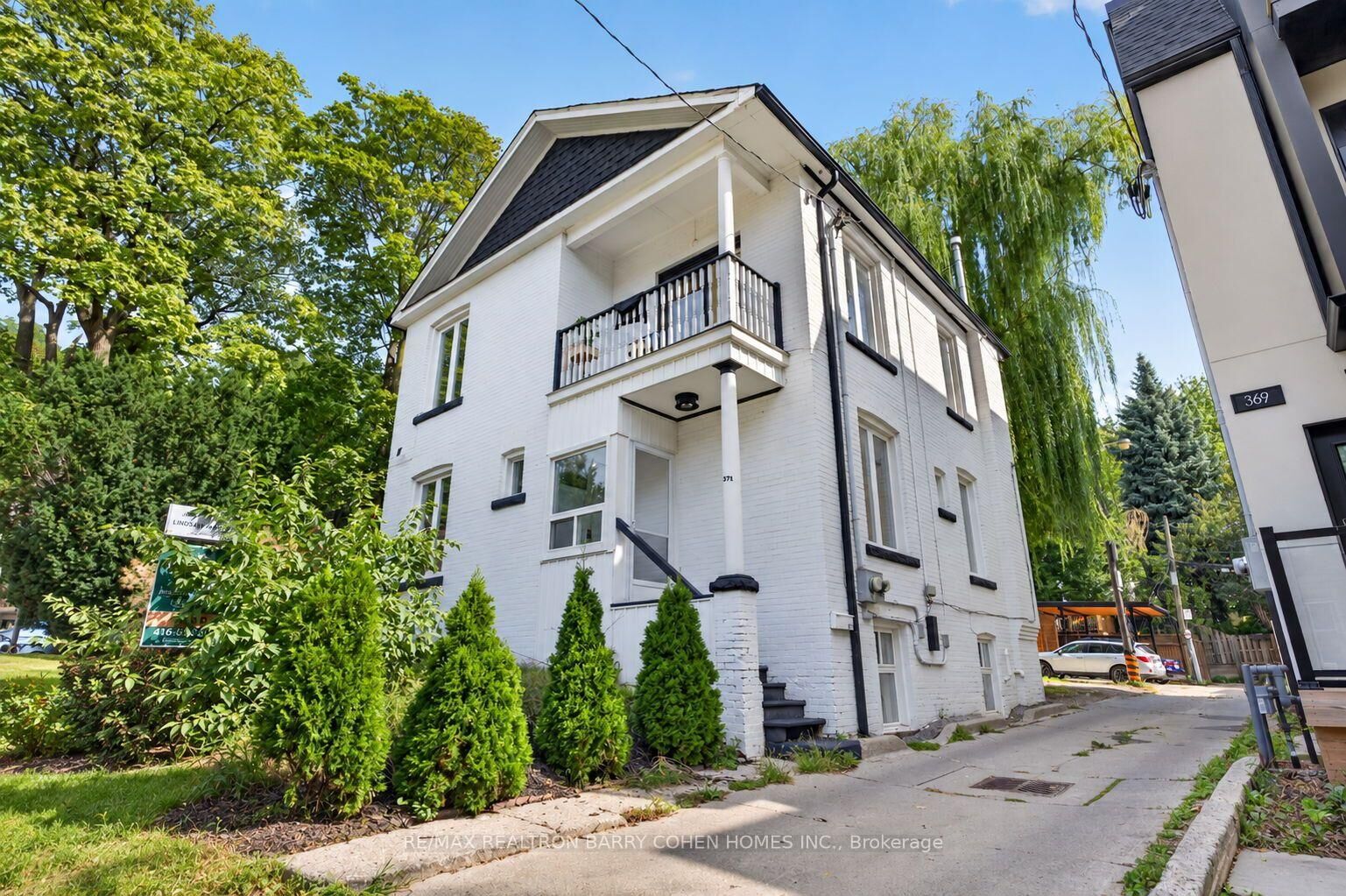Property Photo:  371 Howland Avenue Lower  ON M5R 3C1 