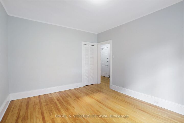 Property Photo:  29 Argyle Avenue 2  ON K2P 1B3 
