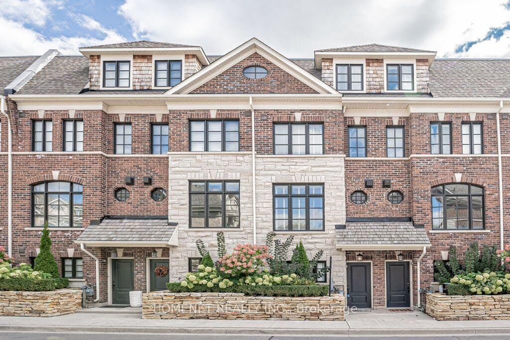 Property Photo:  2058 Queensborough Gate  ON L5M 0X9 