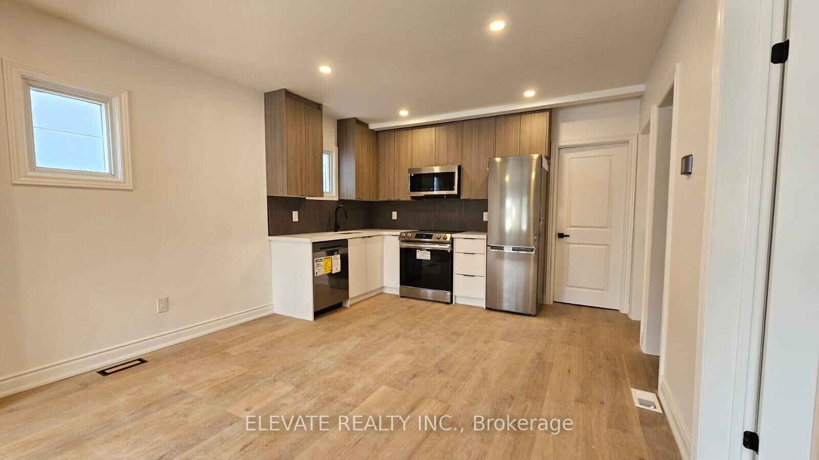 Property Photo:  54 Burlington Street Front Main  ON M8V 2L2 