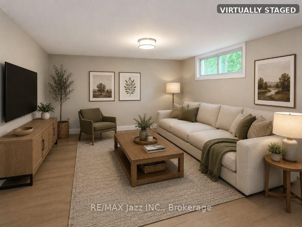 Property Photo:  624 Stewart Street B  ON K9H 4C3 