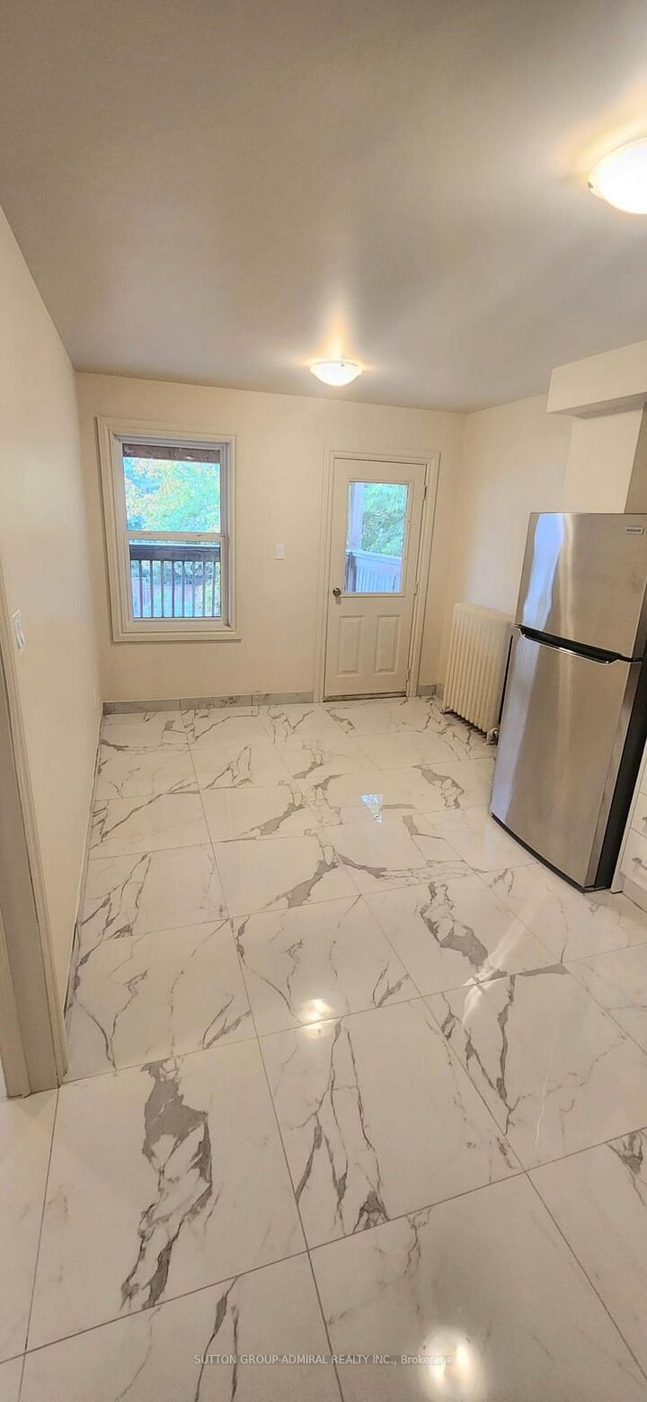 Property Photo:  1030 St Clair Avenue 2B-3rd Floor  ON M6E 1A4 