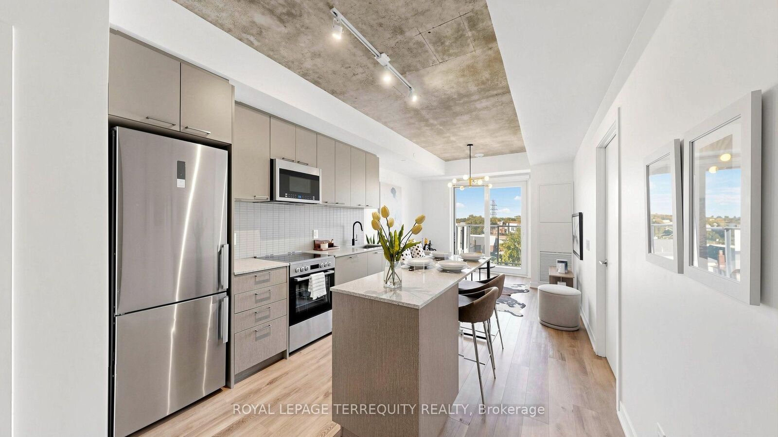 Property Photo:  1808 St Clair Avenue W 417  ON M6N 0C1 