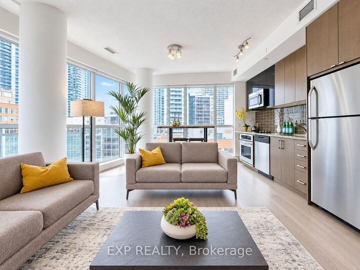 Property Photo:  89 Dunfield Avenue 1002  ON M4S 0A4 