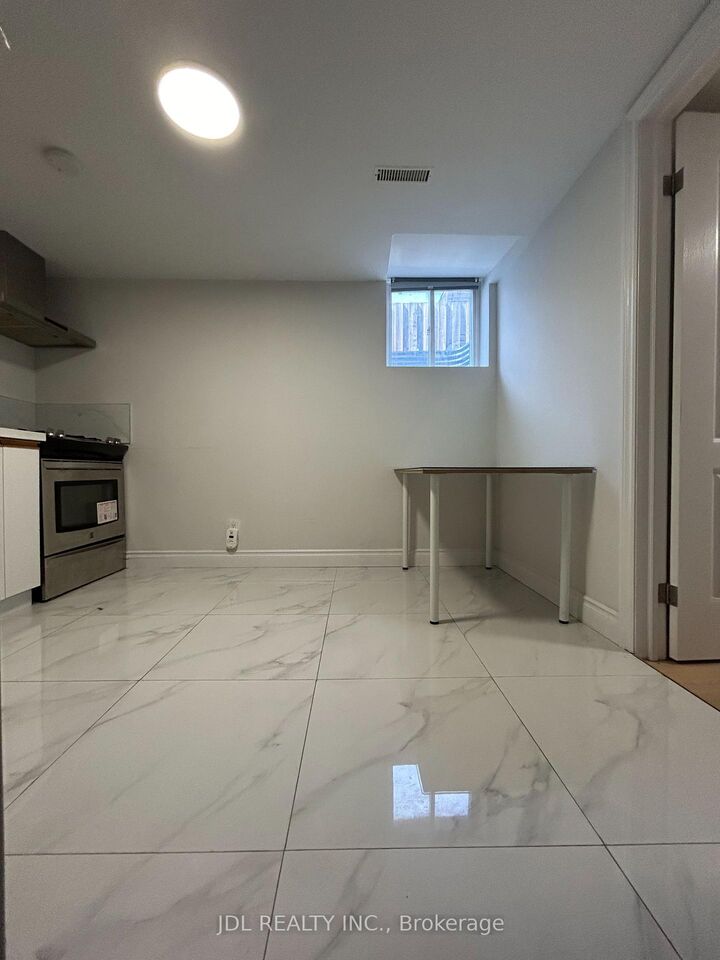 Property Photo:  91 Bushmills Sq. Square Entire One Bedroom Bsmt  ON M1V 1K5 