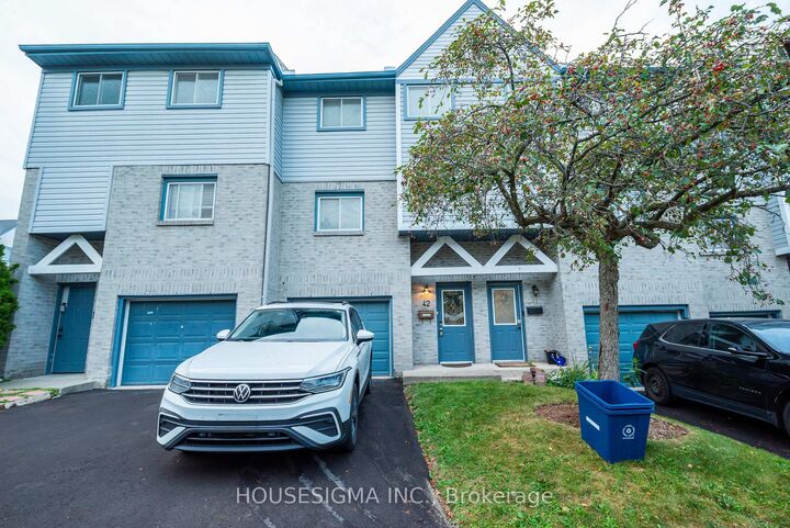Property Photo:  589 Beechwood Drive 42  ON N2T 2K9 