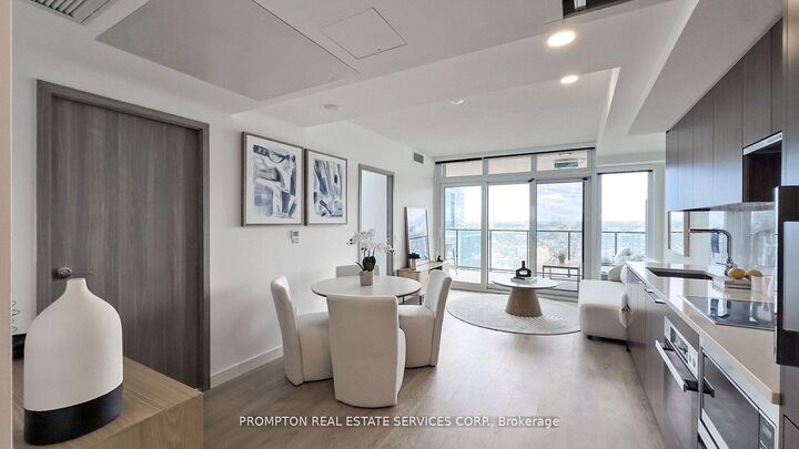Property Photo:  3 Concord Cityplace Way 4703  ON M5V 0X4 