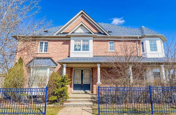 Photo de la propriété:  2 Oglevie Drive  ON L1R 2Y4 
