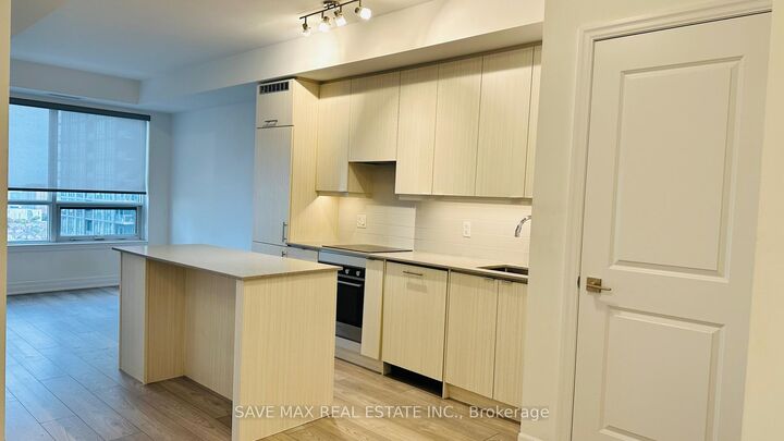 Property Photo:  36 Elm Drive W 1905  ON L5B 0N3 