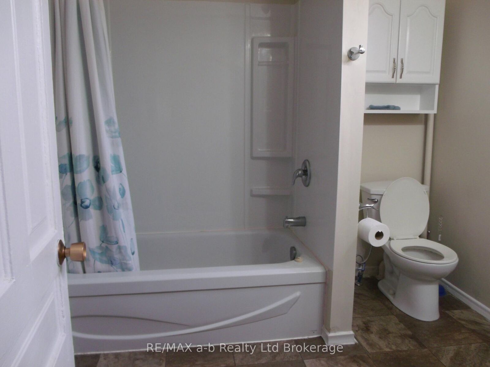 Property Photo:  350 Dundas Street 1  ON N4S 1B4 