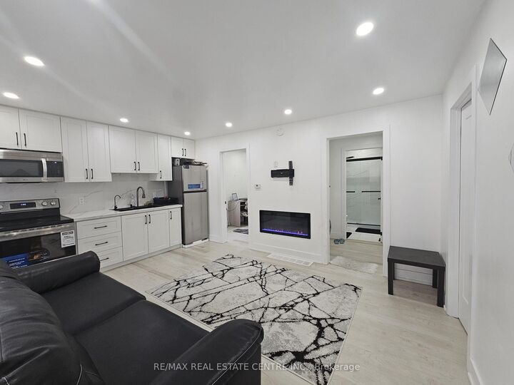 Property Photo:  352 Weir Street N  ON L8H 5G7 