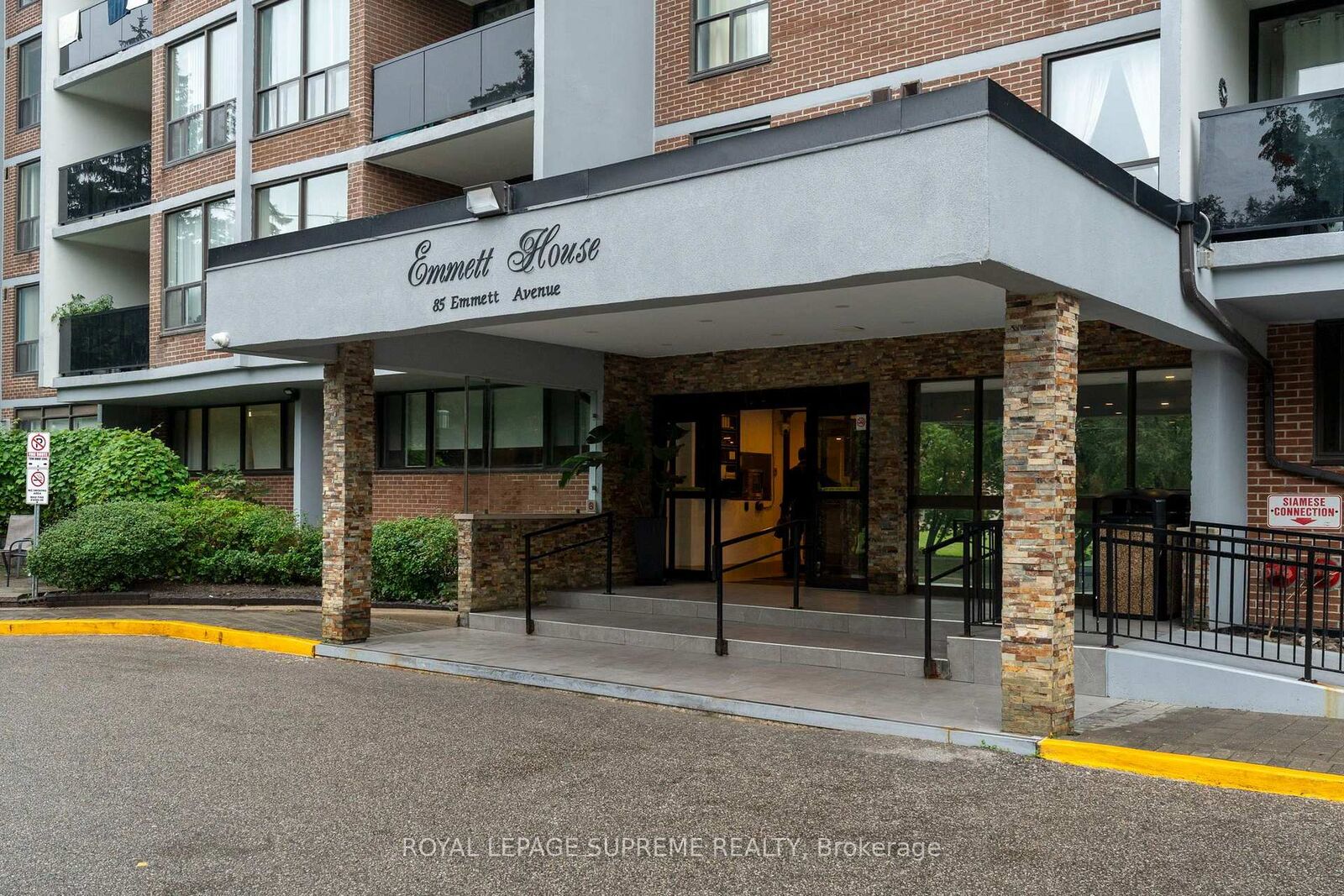 Property Photo:  85 Emmett Avenue 2409  ON M6M 5A2 