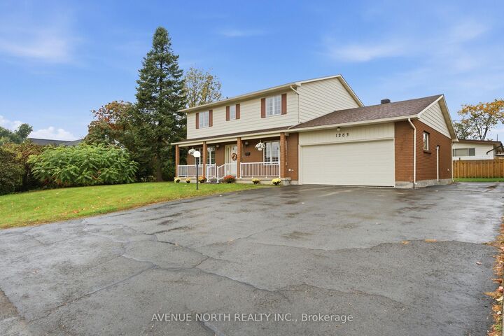 Property Photo:  1283 Surrey Avenue  ON K1V 6S8 