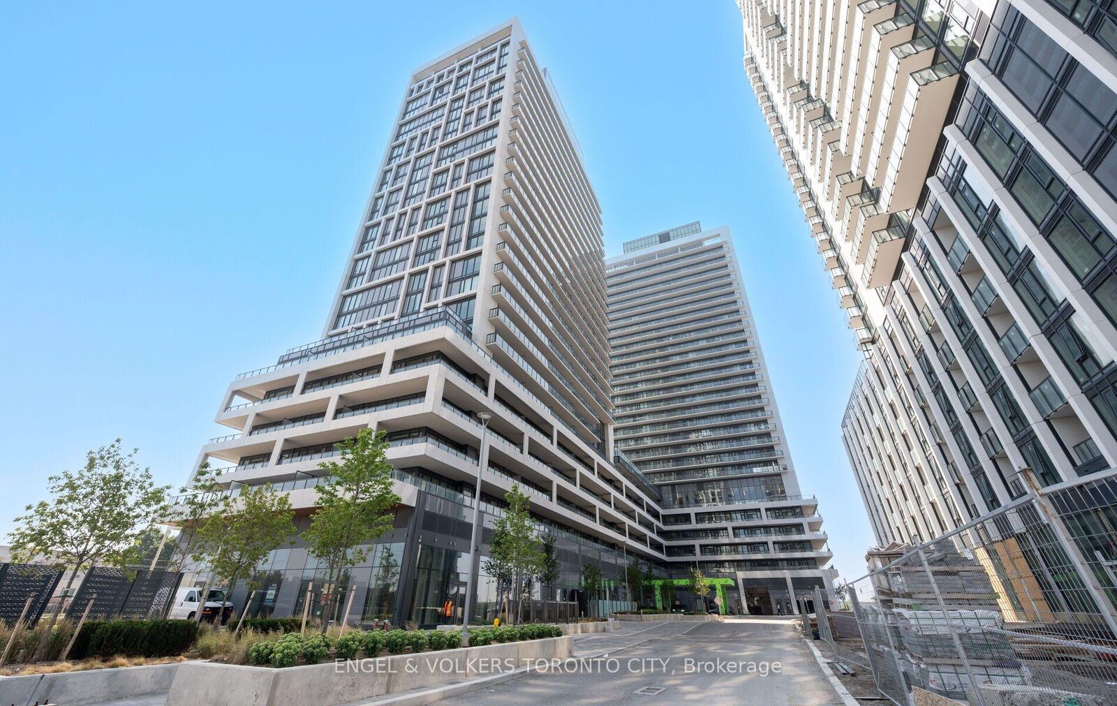 Property Photo:  8960 Jane Street 1603  ON L4K 2M9 