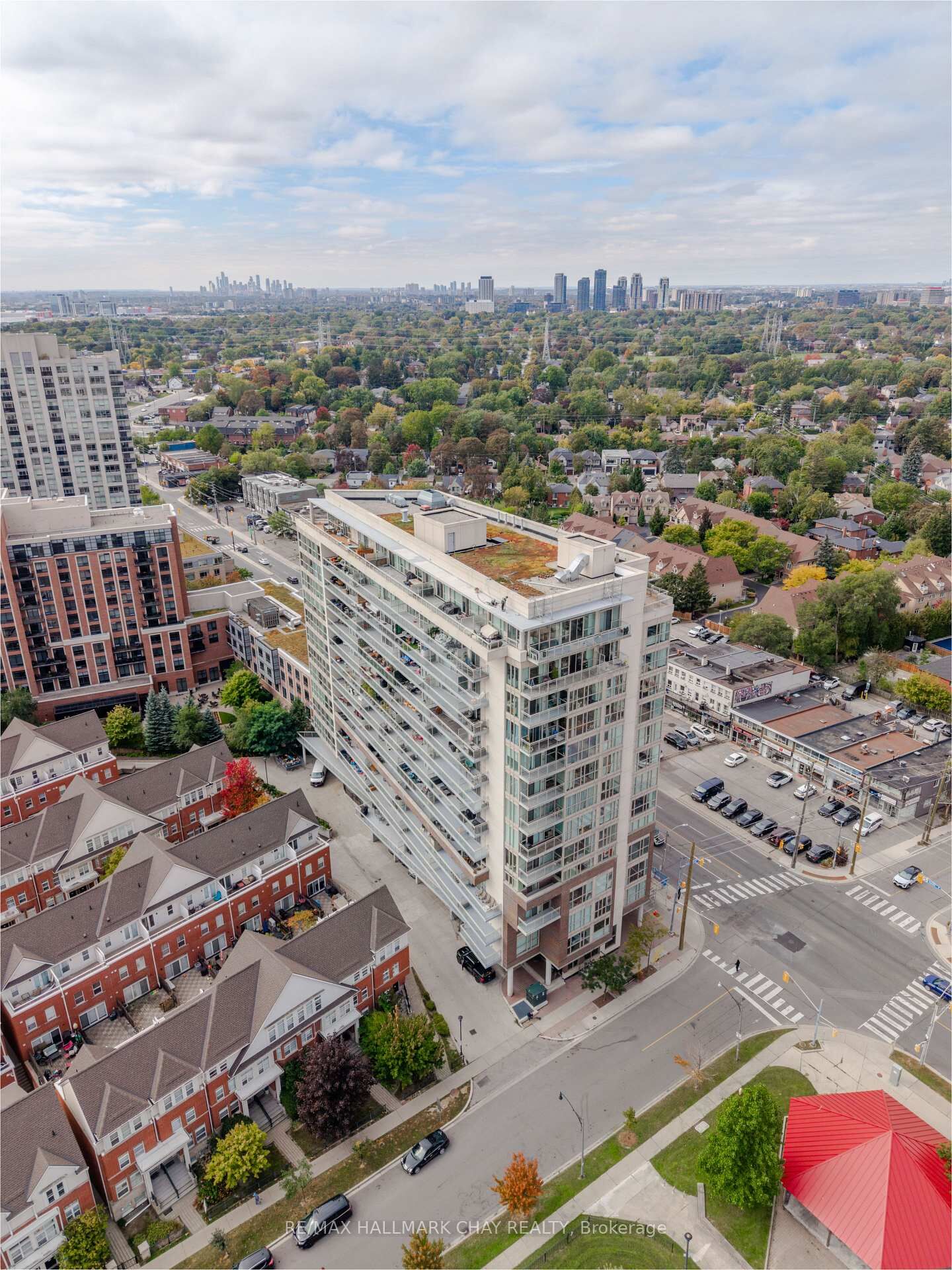 Property Photo:  5150 Dundas Street  ON M9A 1C3 
