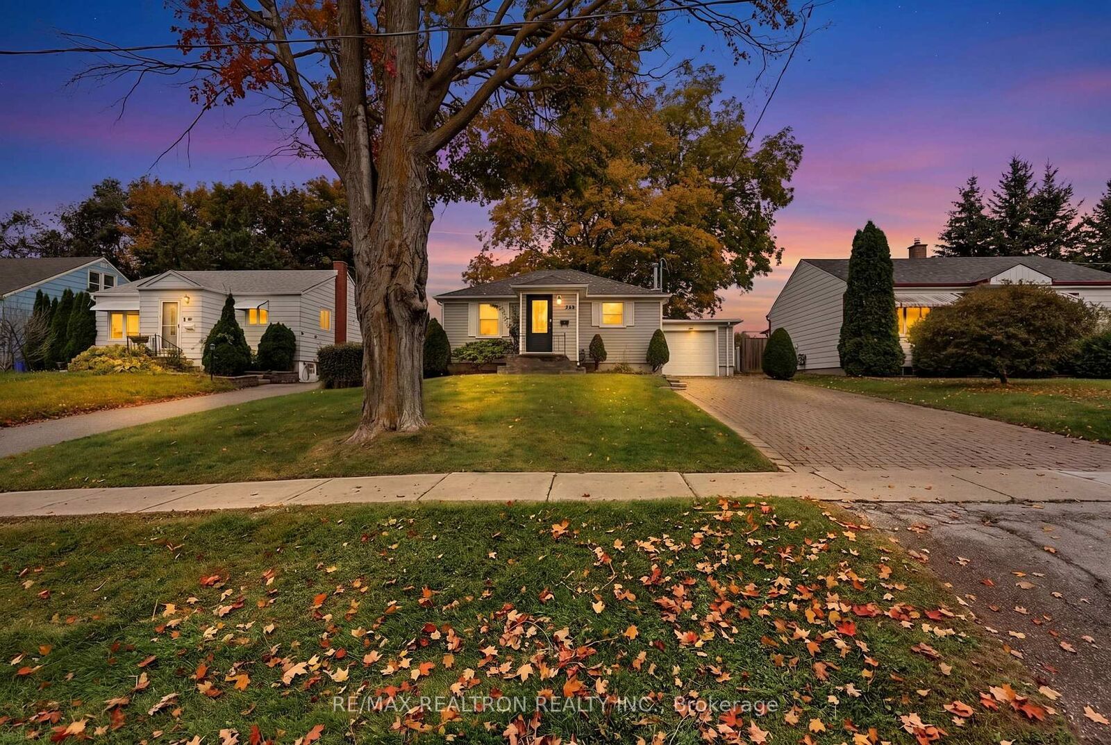 Property Photo:  250 Helmer Avenue  ON L3Y 4L9 