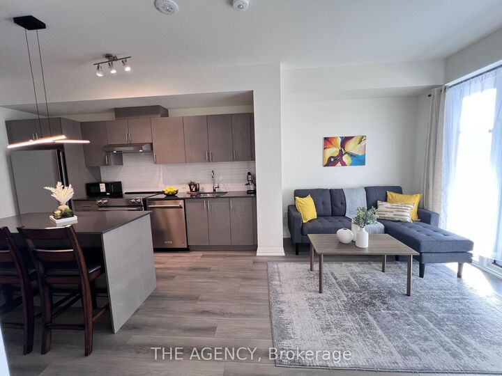 Property Photo:  8960 Jane Street E 1404  ON L4K 0N9 