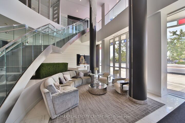 Property Photo:  9471 Yonge Street 315  ON L4C 1V4 