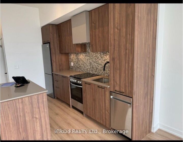 Property Photo:  10 Lagerfeld Drive 111  ON L7A 0H8 