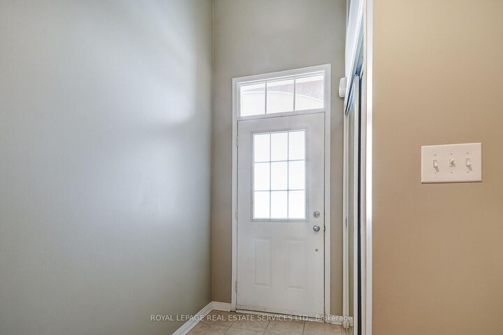 Property Photo:  2353 Saddlecreek Crescent  ON L6M 5J7 