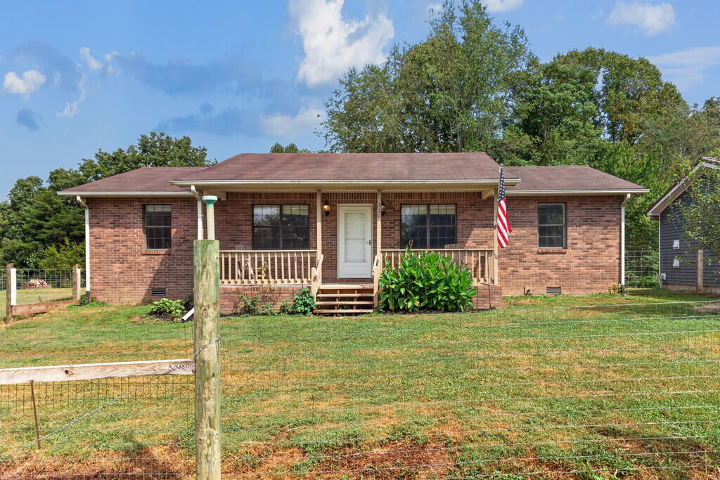 Property Photo:  330 Finley Road  TN 38571 
